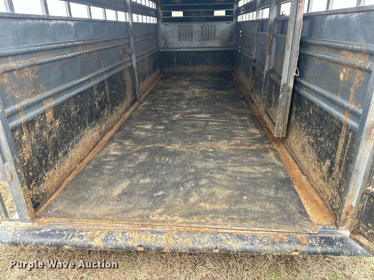 image for item LH9038 1995 Titan  livestock trailer