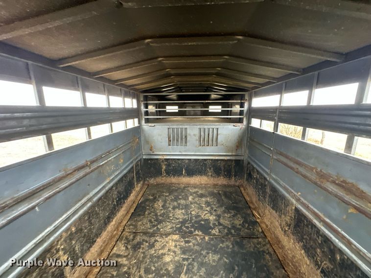 image for item LH9038 1995 Titan  livestock trailer