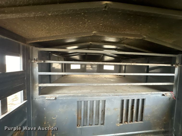 image for item LH9038 1995 Titan  livestock trailer