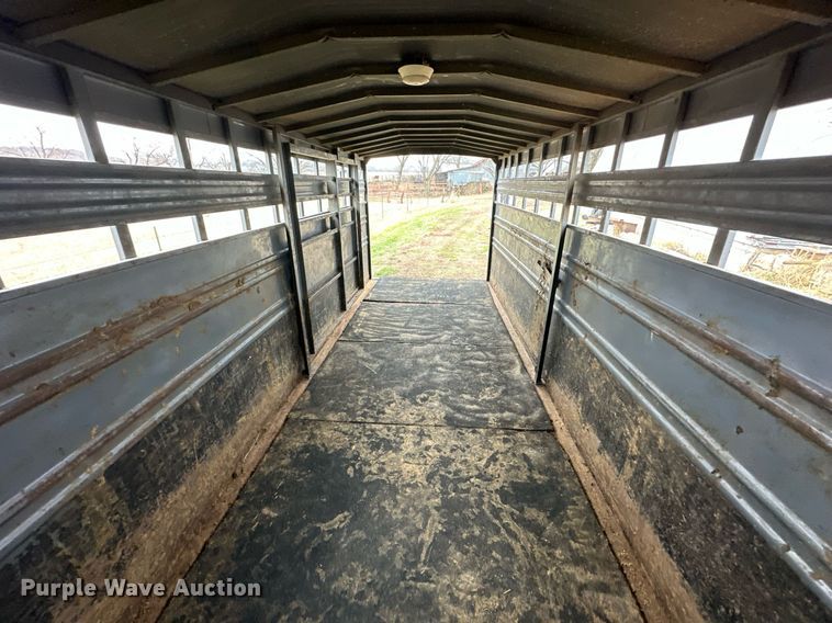 image for item LH9038 1995 Titan  livestock trailer