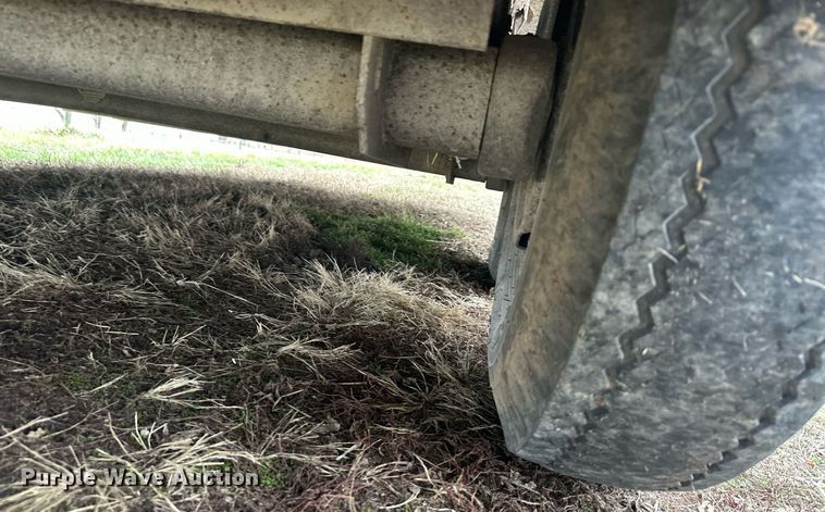 image for item LH9038 1995 Titan  livestock trailer