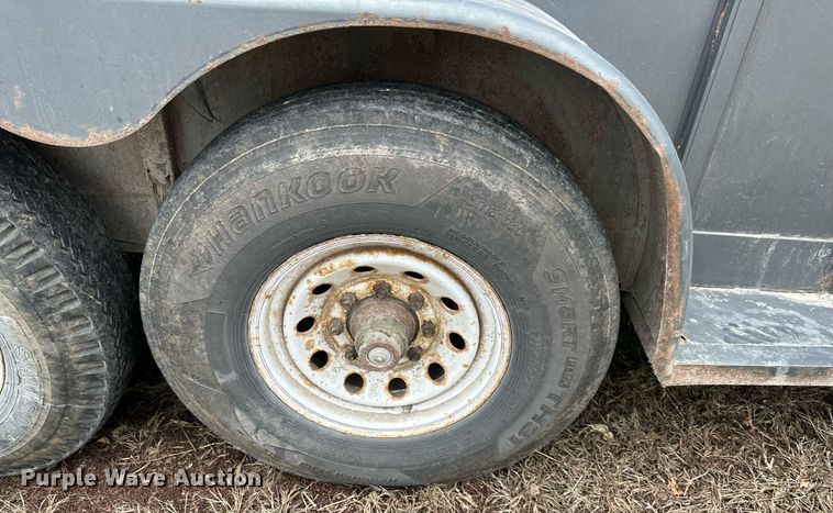 image for item LH9038 1995 Titan  livestock trailer