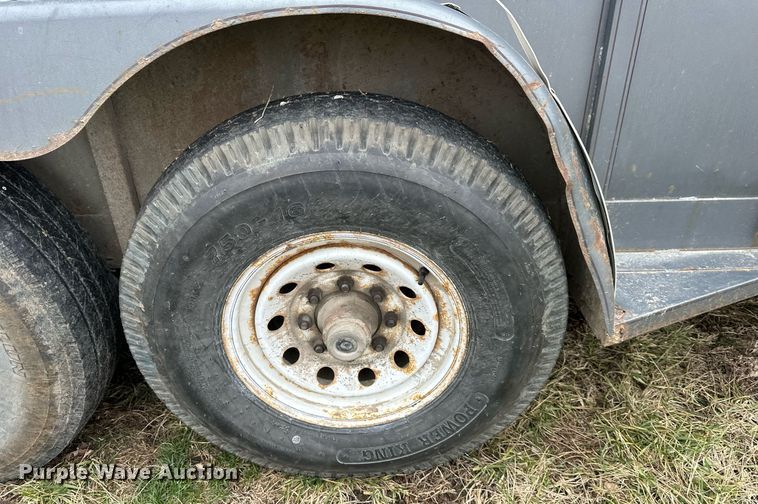 image for item LH9038 1995 Titan  livestock trailer