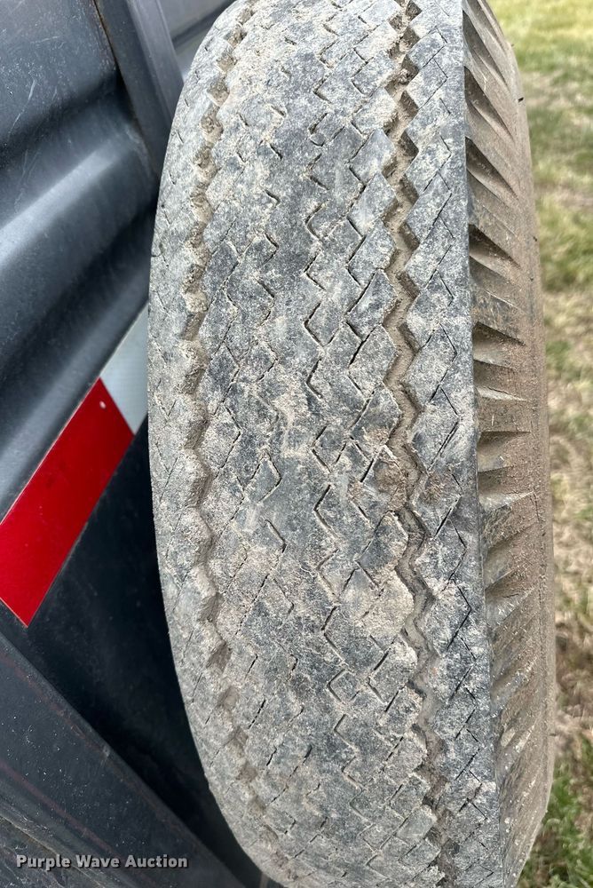 image for item LH9038 1995 Titan  livestock trailer