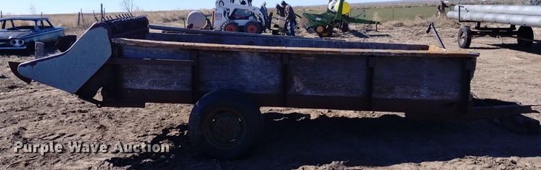 image for item LN9941 Farmhand 6025 manure spreader