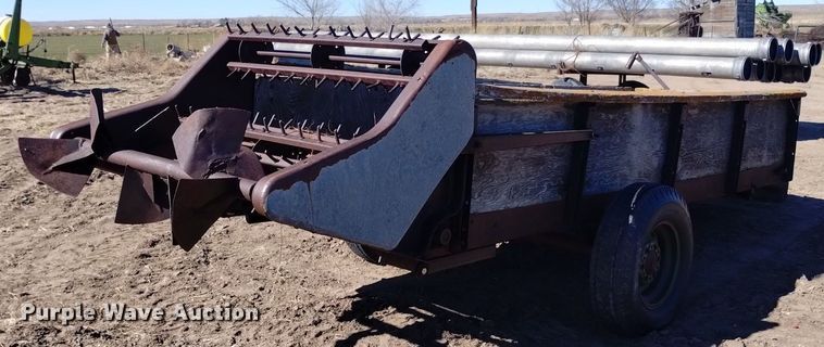 image for item LN9941 Farmhand 6025 manure spreader