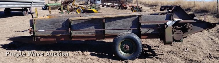 image for item LN9941 Farmhand 6025 manure spreader