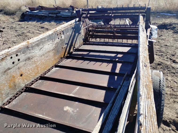 image for item LN9941 Farmhand 6025 manure spreader