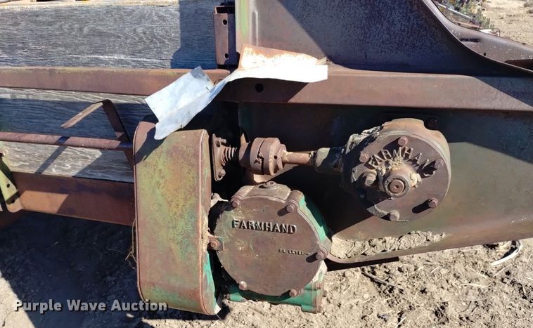 image for item LN9941 Farmhand 6025 manure spreader