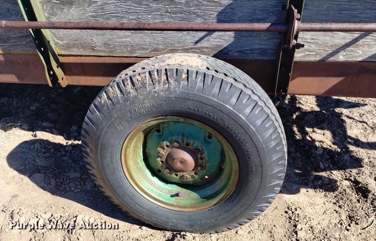 image for item LN9941 Farmhand 6025 manure spreader