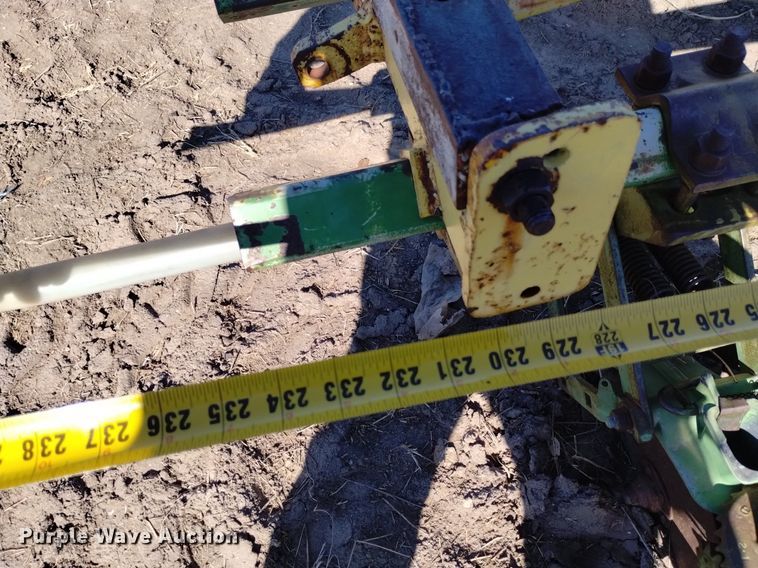 image for item LN9943 John Deere 71 planter