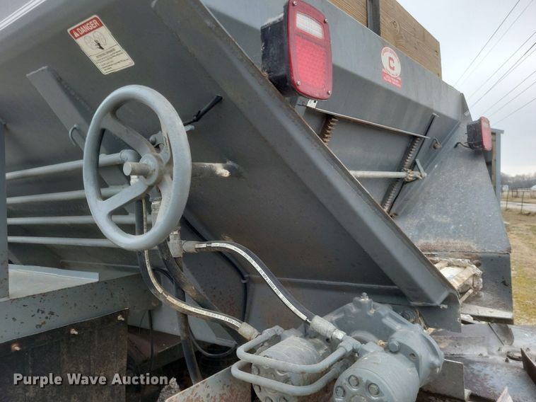 image for item MI9965 2008 Freightliner Century Class S/T manure spreader truck