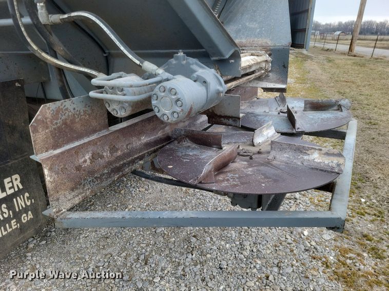 image for item MI9965 2008 Freightliner Century Class S/T manure spreader truck