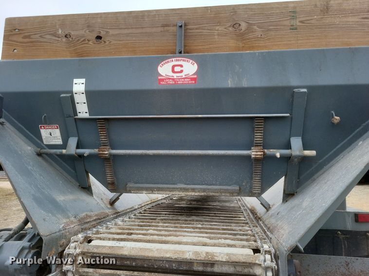 image for item MI9965 2008 Freightliner Century Class S/T manure spreader truck