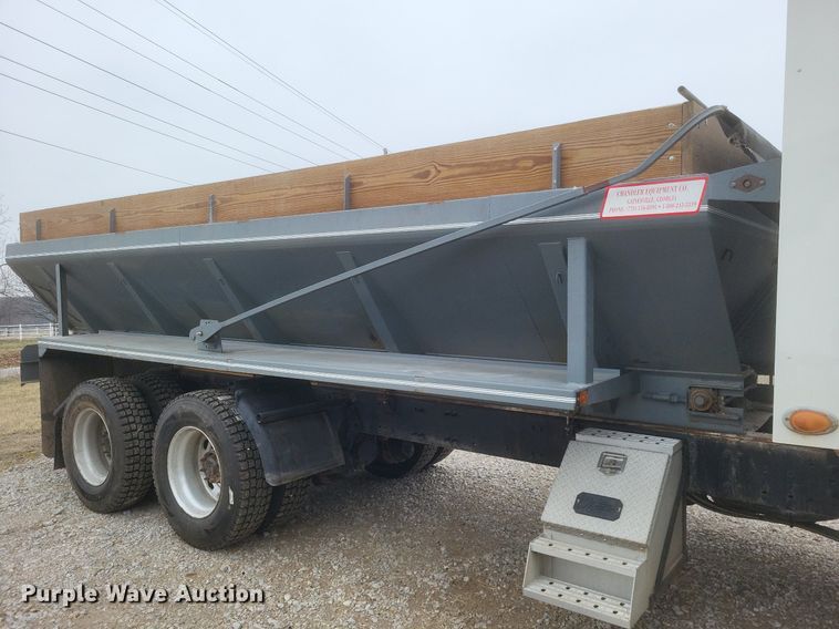 image for item MI9965 2008 Freightliner Century Class S/T manure spreader truck