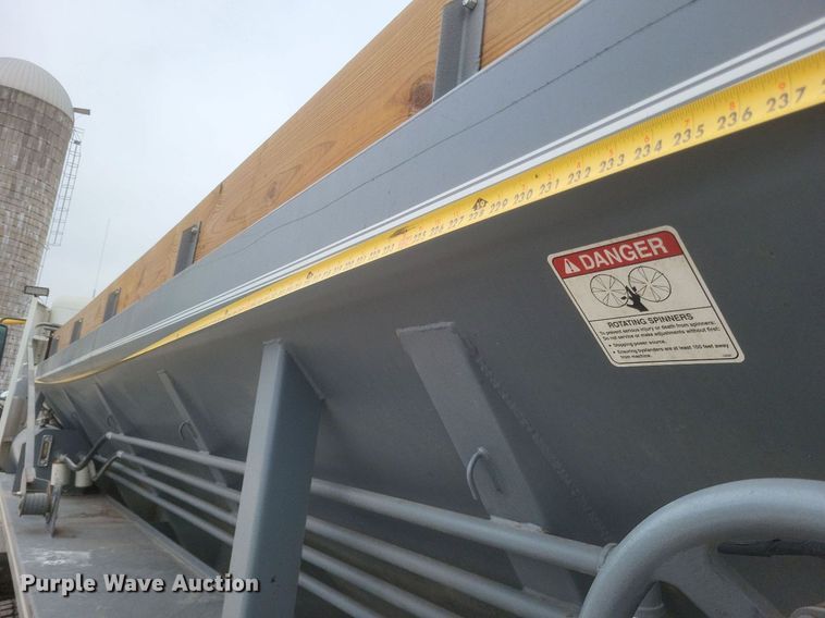 image for item MI9965 2008 Freightliner Century Class S/T manure spreader truck