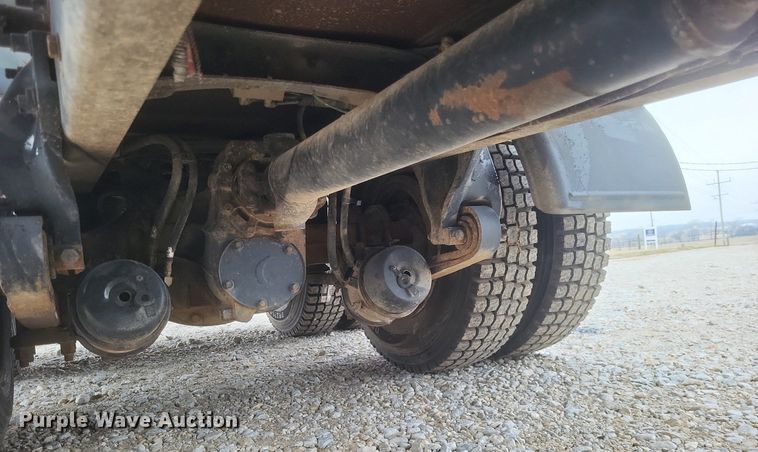 image for item MI9965 2008 Freightliner Century Class S/T manure spreader truck