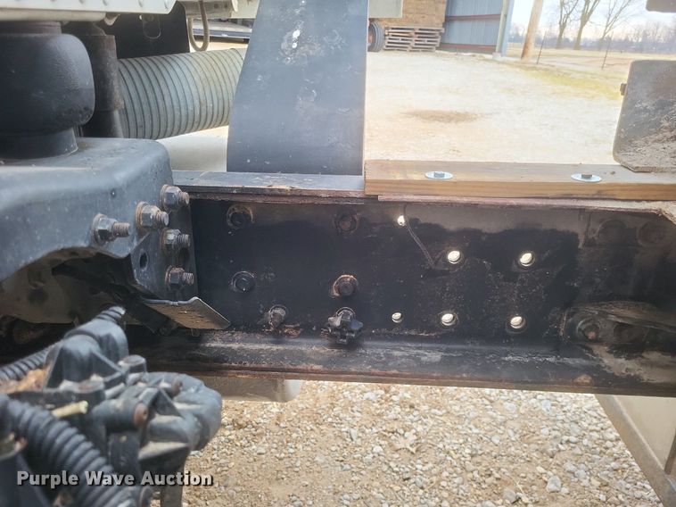 image for item MI9965 2008 Freightliner Century Class S/T manure spreader truck