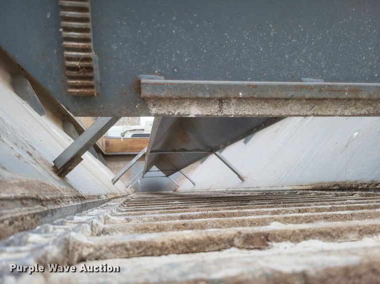 image for item MI9965 2008 Freightliner Century Class S/T manure spreader truck