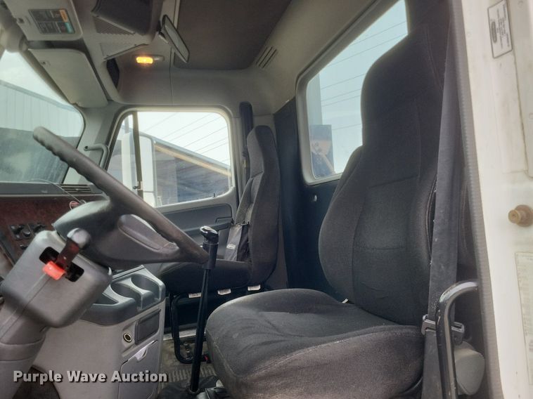 image for item MI9965 2008 Freightliner Century Class S/T manure spreader truck