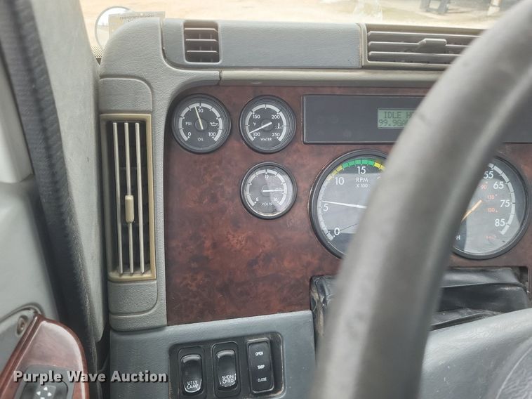 image for item MI9965 2008 Freightliner Century Class S/T manure spreader truck