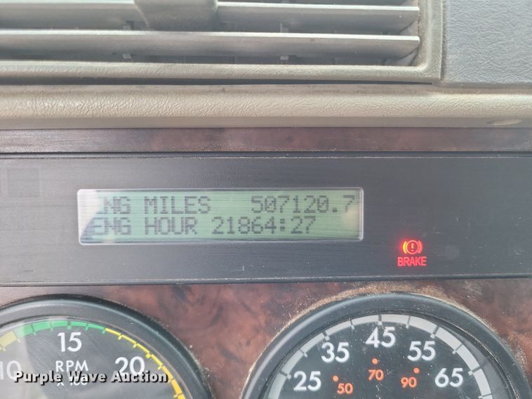 image for item MI9965 2008 Freightliner Century Class S/T manure spreader truck