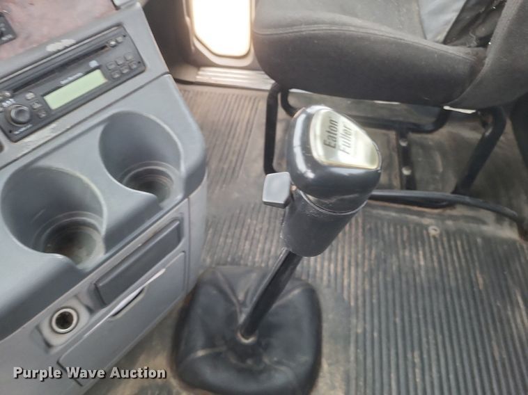 image for item MI9965 2008 Freightliner Century Class S/T manure spreader truck