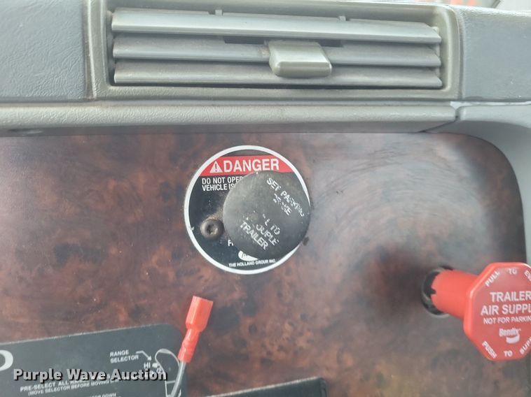 image for item MI9965 2008 Freightliner Century Class S/T manure spreader truck