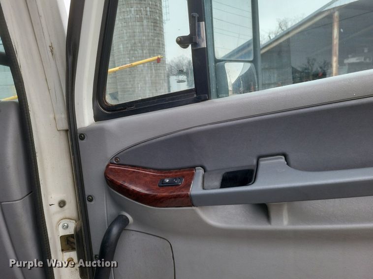 image for item MI9965 2008 Freightliner Century Class S/T manure spreader truck