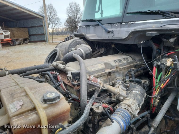 image for item MI9965 2008 Freightliner Century Class S/T manure spreader truck