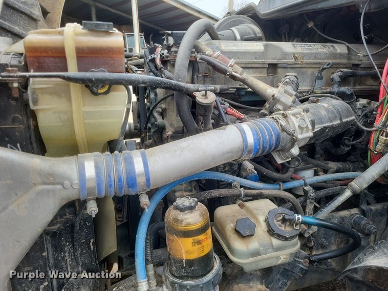 image for item MI9965 2008 Freightliner Century Class S/T manure spreader truck