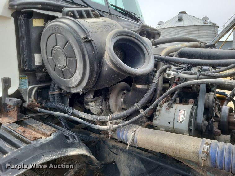 image for item MI9965 2008 Freightliner Century Class S/T manure spreader truck