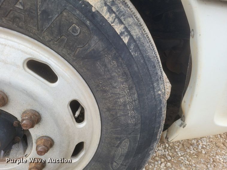 image for item MI9965 2008 Freightliner Century Class S/T manure spreader truck