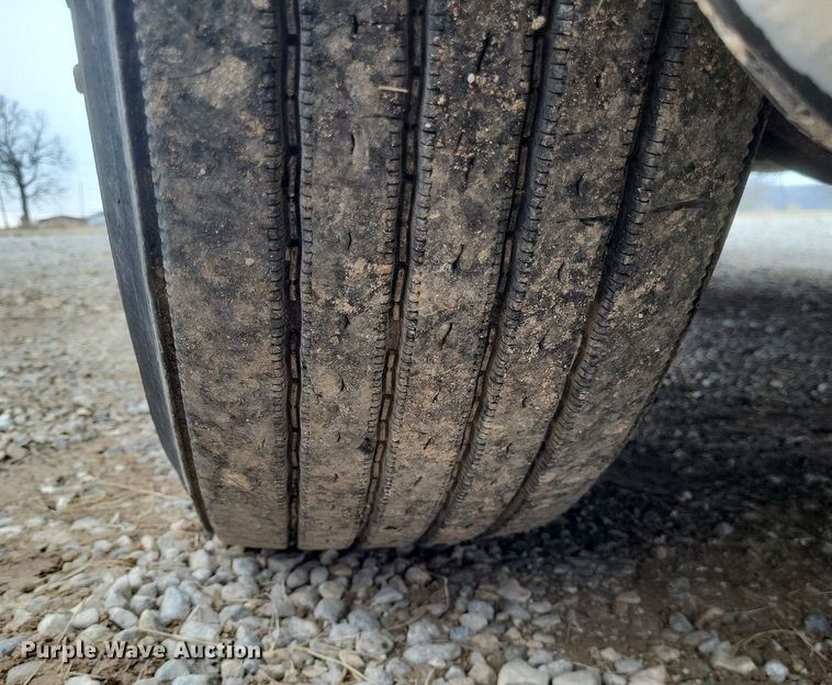 image for item MI9965 2008 Freightliner Century Class S/T manure spreader truck