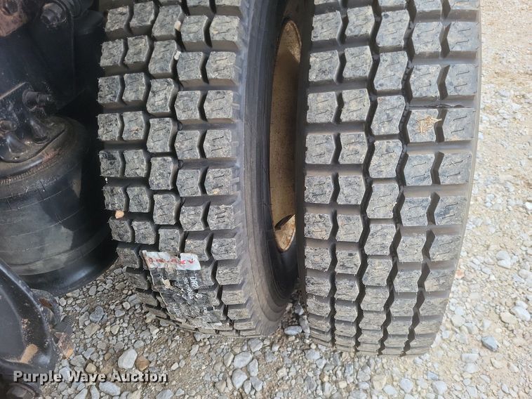 image for item MI9965 2008 Freightliner Century Class S/T manure spreader truck