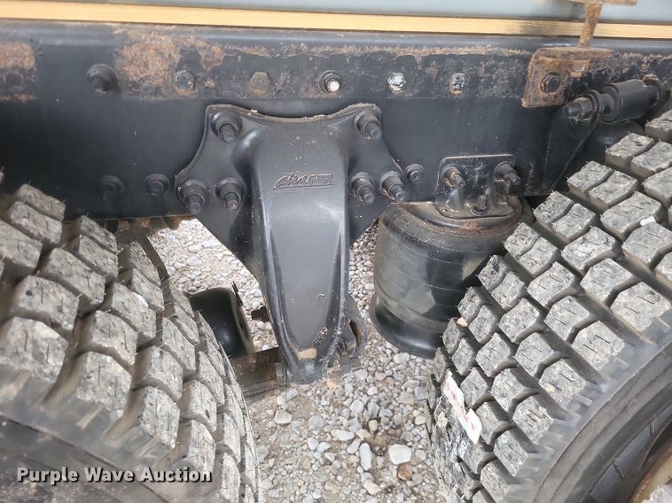 image for item MI9965 2008 Freightliner Century Class S/T manure spreader truck