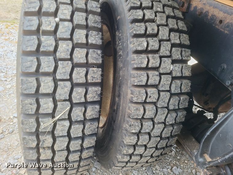 image for item MI9965 2008 Freightliner Century Class S/T manure spreader truck