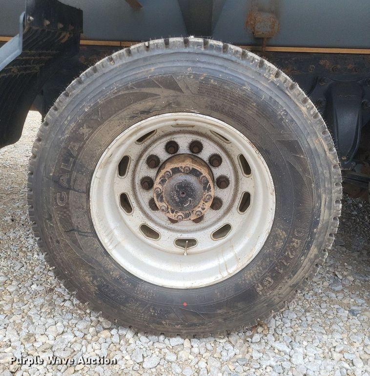 image for item MI9965 2008 Freightliner Century Class S/T manure spreader truck