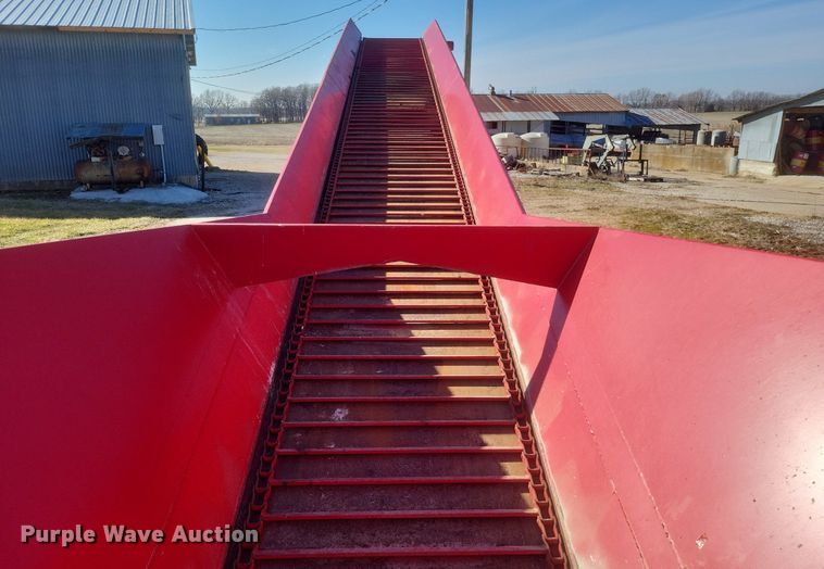 image for item MI9966 2017 Chandler  litter conveyor 