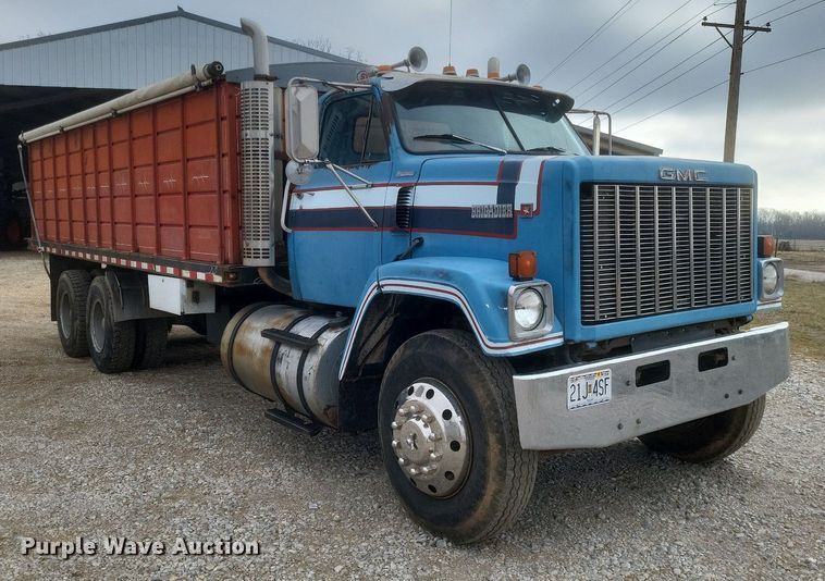 image for item MI9967 1978 GMC   Brigadier  grain truck