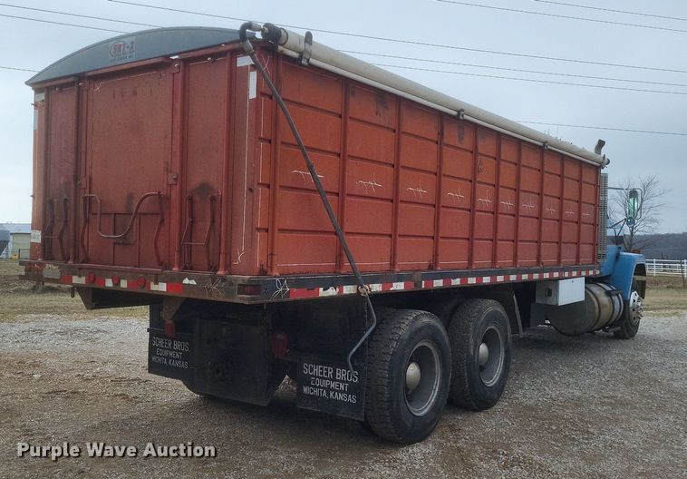 image for item MI9967 1978 GMC   Brigadier  grain truck