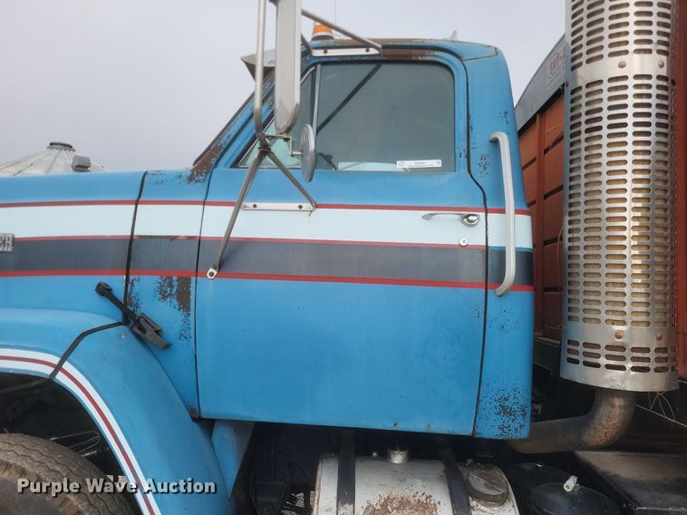 image for item MI9967 1978 GMC   Brigadier  grain truck