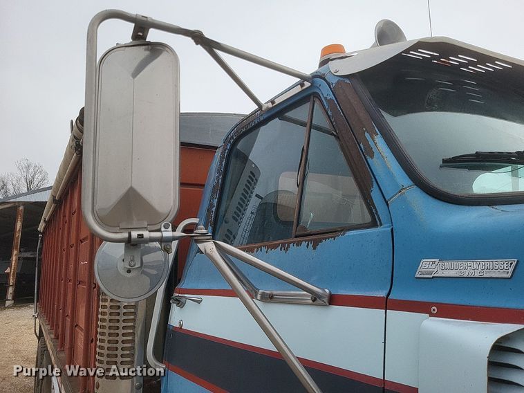 image for item MI9967 1978 GMC   Brigadier  grain truck