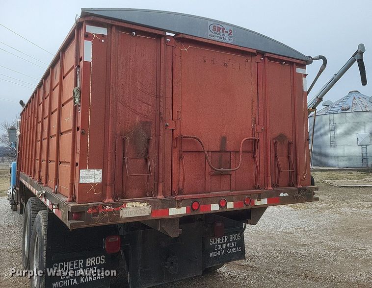 image for item MI9967 1978 GMC   Brigadier  grain truck