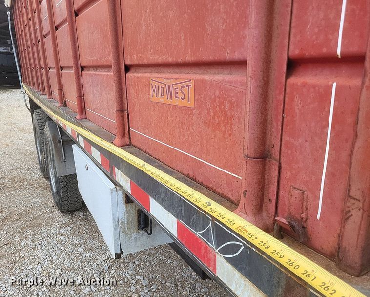 image for item MI9967 1978 GMC   Brigadier  grain truck