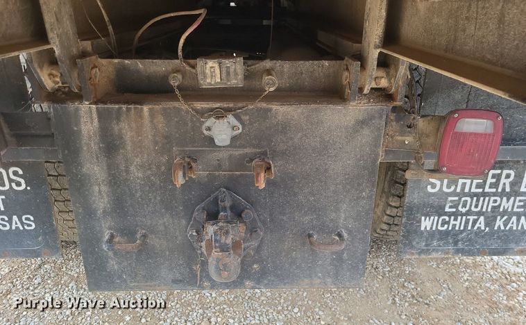 image for item MI9967 1978 GMC   Brigadier  grain truck