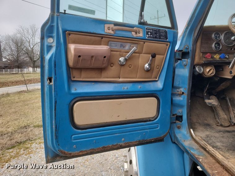 image for item MI9967 1978 GMC   Brigadier  grain truck