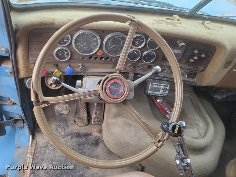 image for item MI9967 1978 GMC   Brigadier  grain truck