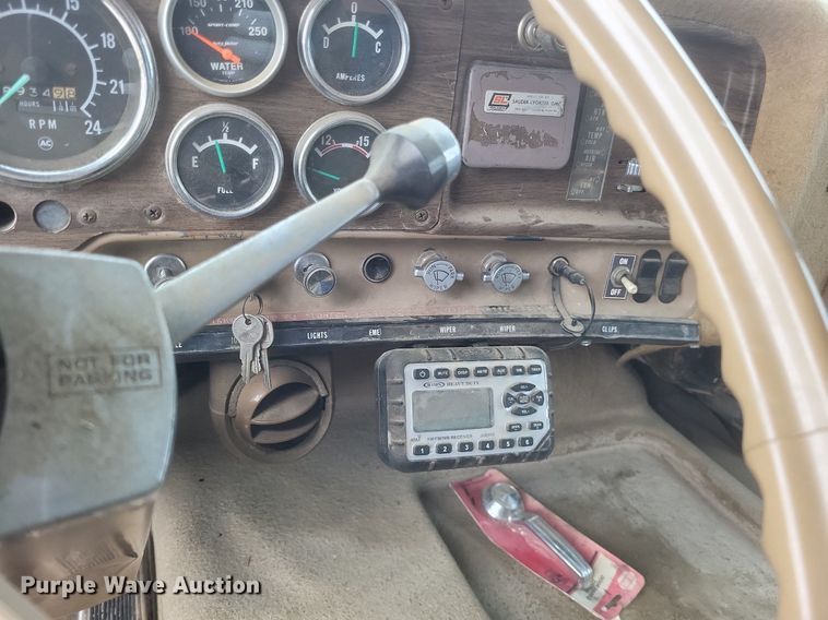 image for item MI9967 1978 GMC   Brigadier  grain truck