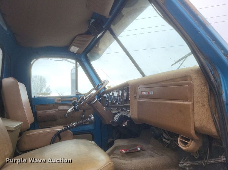 image for item MI9967 1978 GMC   Brigadier  grain truck